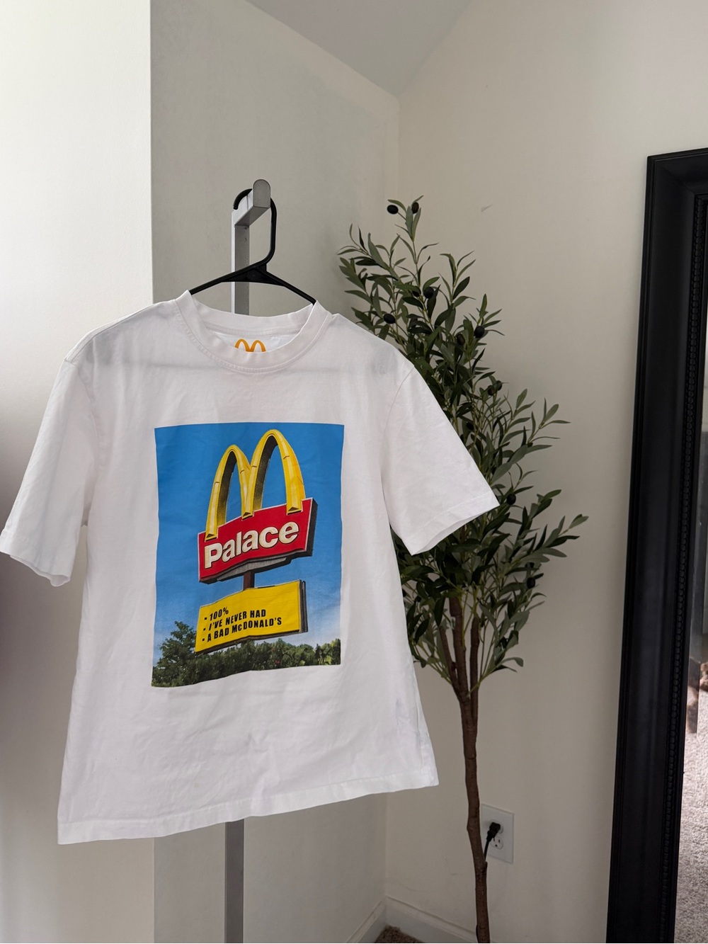 Palace x McDonald's Sign T-shirt
White large men’s